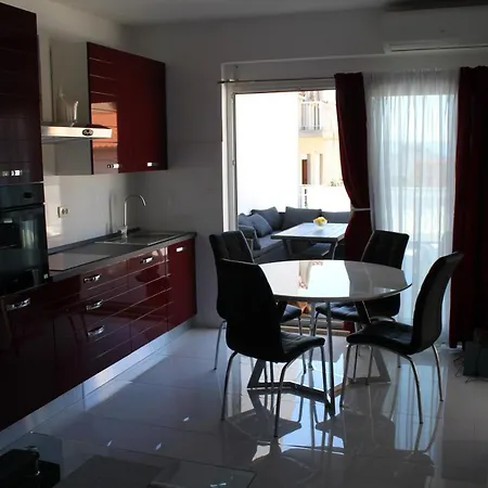 With Private Pool * Split
