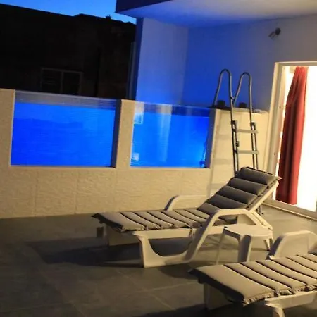 With Private Pool 아파트 *